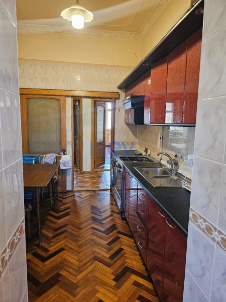 Satış 4 otaqlı Köhnə Tikili bina evi  110m², Bakı