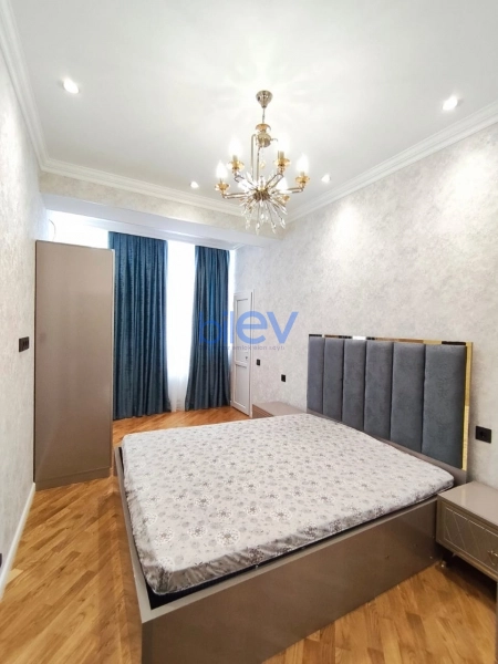 Aylıq Kirayə 3 otaqlı Yeni Tikili bina evi  100m², Bakı