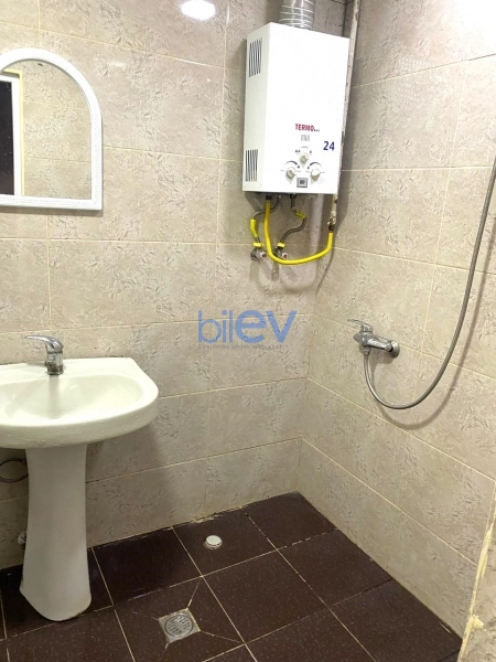 Aylıq Kirayə 2 otaqlı Köhnə Tikili bina evi  62m², Bakı