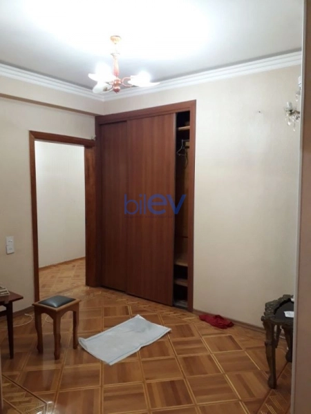 Aylıq Kirayə 3 otaqlı Yeni Tikili bina evi  110m², Bakı