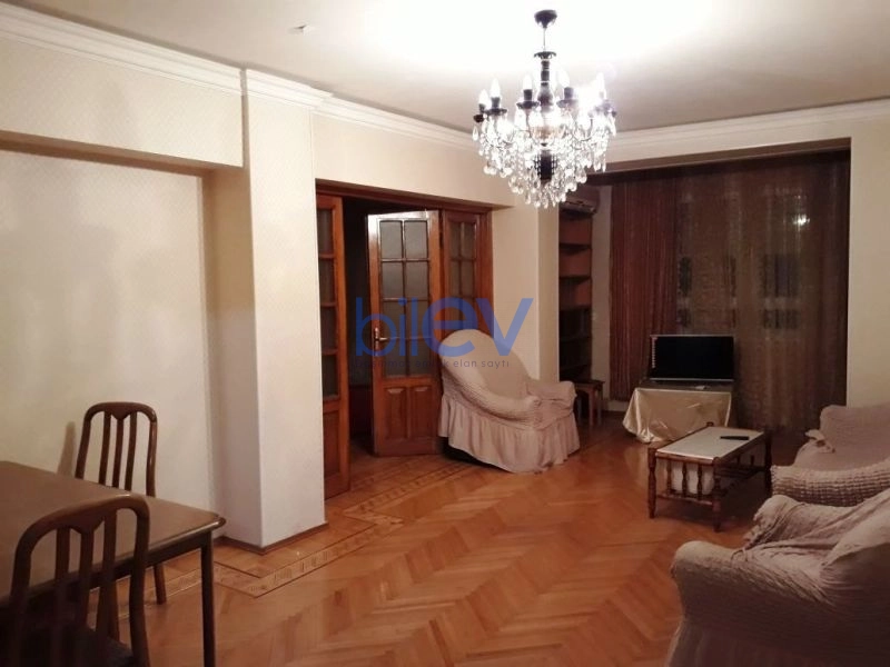 Aylıq Kirayə 3 otaqlı Yeni Tikili bina evi  110m², Bakı
