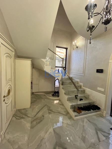 Satış 8 otaqlı Villa  500m², Bakı