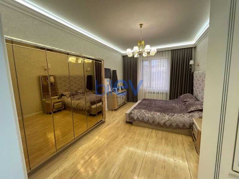 Satış 8 otaqlı Villa  500m², Bakı