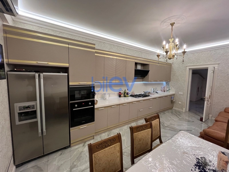 Satış 8 otaqlı Villa  500m², Bakı