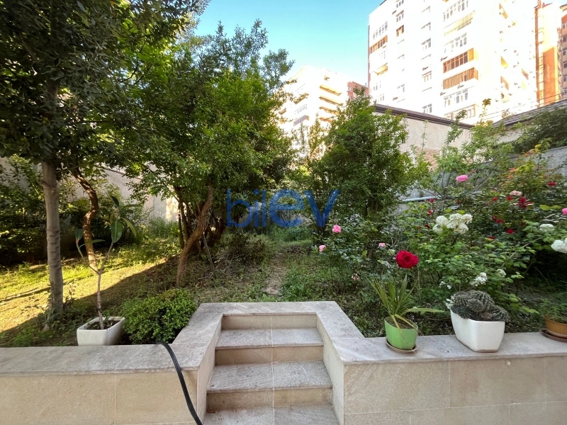 Satış 8 otaqlı Villa  500m², Bakı