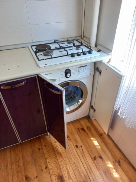 Aylıq Kirayə 3 otaqlı Köhnə Tikili bina evi  68m², Bakı