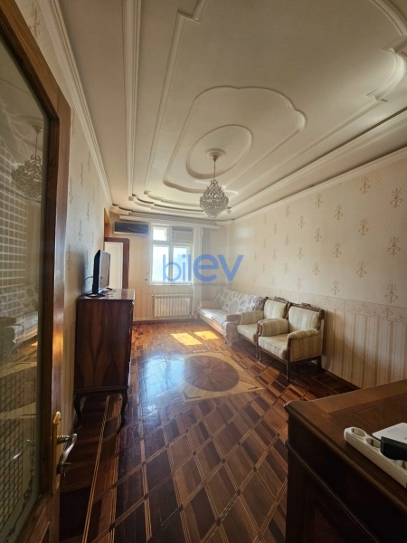 Satış 4 otaqlı Köhnə Tikili bina evi  110m², Bakı