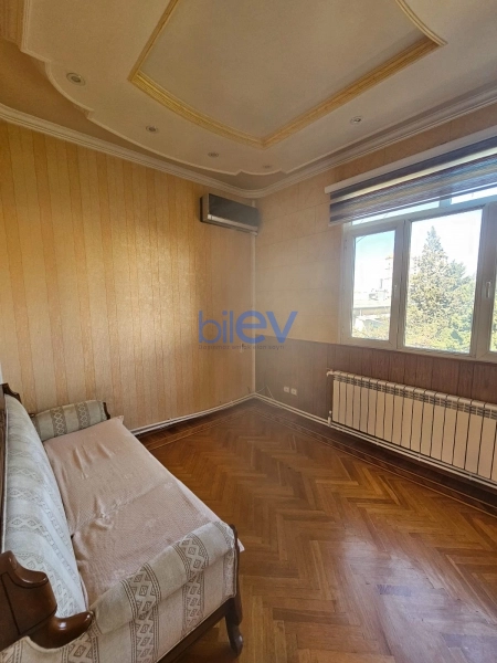 Satış 4 otaqlı Köhnə Tikili bina evi  110m², Bakı
