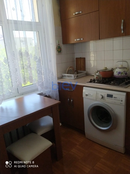 Aylıq Kirayə 3 otaqlı Köhnə Tikili bina evi  68m², Bakı