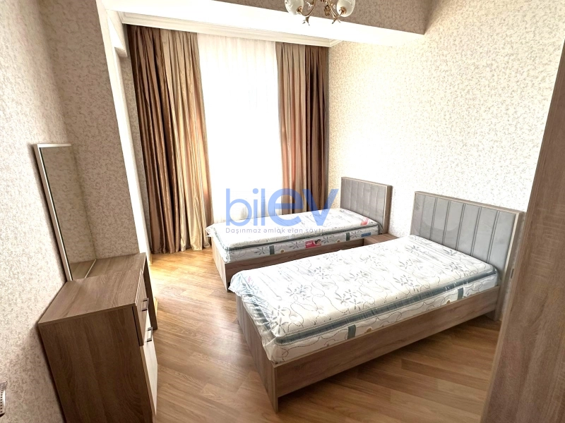 Aylıq Kirayə 3 otaqlı Yeni Tikili bina evi  130m², Bakı