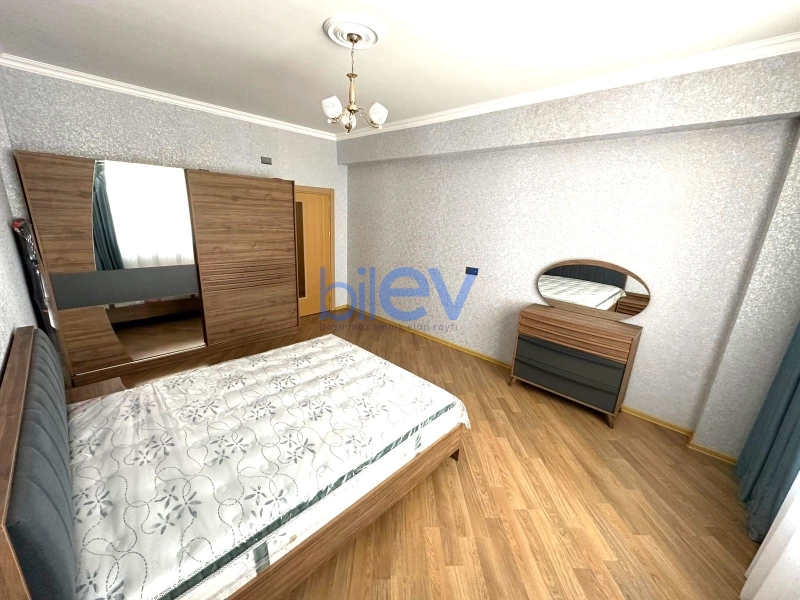 Aylıq Kirayə 3 otaqlı Yeni Tikili bina evi  130m², Bakı