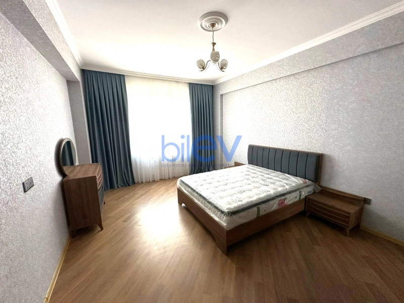 Aylıq Kirayə 3 otaqlı Yeni Tikili bina evi  130m², Bakı