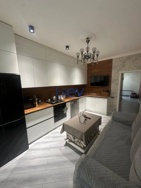 Aylıq Kirayə 2 otaqlı Yeni Tikili bina evi  85m², Bakı