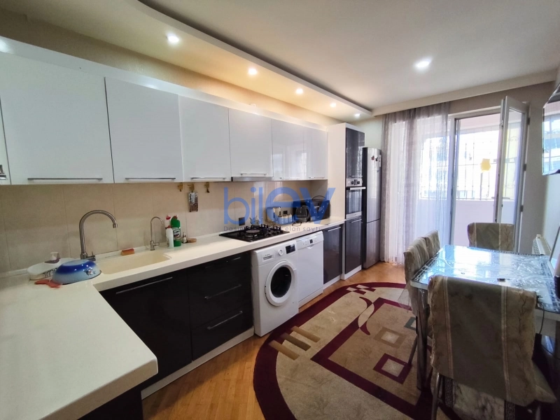 Aylıq Kirayə 3 otaqlı Yeni Tikili bina evi  130m², Bakı