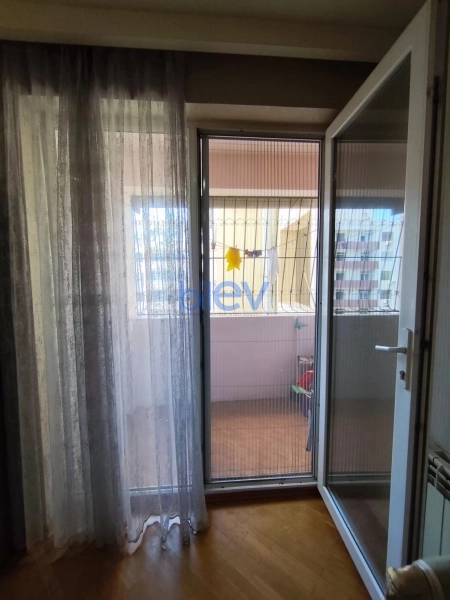 Aylıq Kirayə 3 otaqlı Yeni Tikili bina evi  130m², Bakı