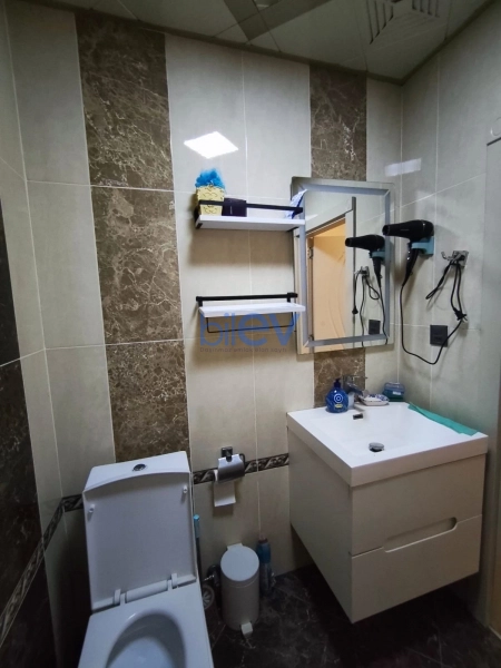Aylıq Kirayə 3 otaqlı Yeni Tikili bina evi  130m², Bakı