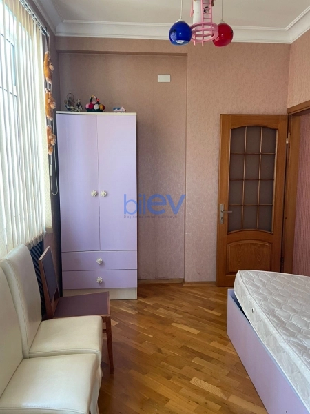 Aylıq Kirayə 3 otaqlı Yeni Tikili bina evi  108m², Bakı
