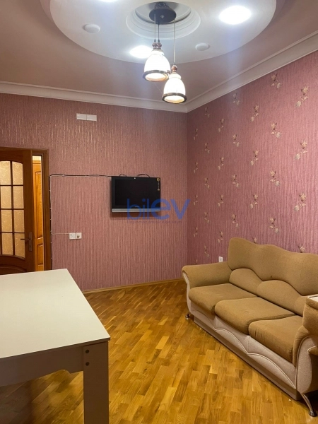 Aylıq Kirayə 3 otaqlı Yeni Tikili bina evi  108m², Bakı