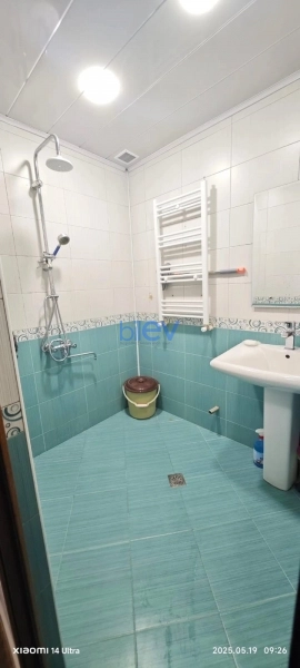 Aylıq Kirayə 3 otaqlı Köhnə Tikili bina evi  70m², Bakı