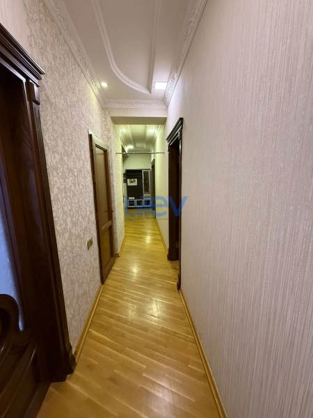 Aylıq Kirayə 3 otaqlı Yeni Tikili bina evi  145m², Bakı