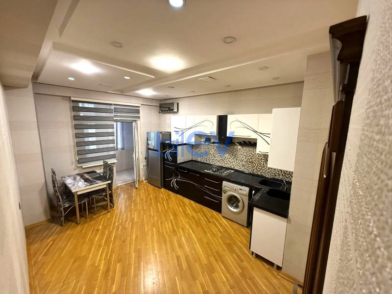 Aylıq Kirayə 3 otaqlı Yeni Tikili bina evi  145m², Bakı