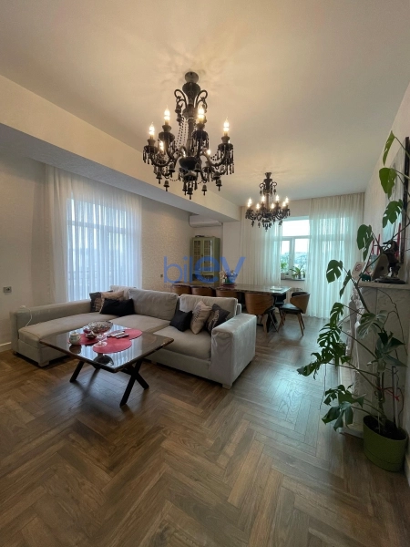 Satış 4 otaqlı Yeni Tikili bina evi  130m², Bakı