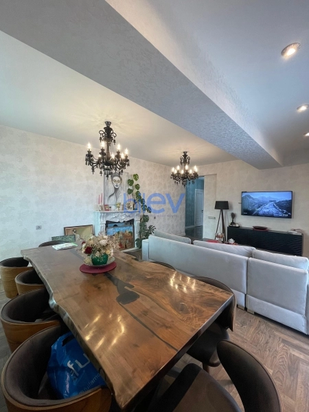 Satış 4 otaqlı Yeni Tikili bina evi  130m², Bakı