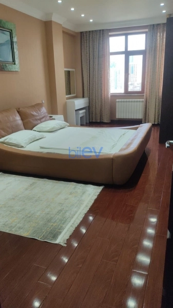 Satış 4 otaqlı Yeni Tikili bina evi  172m², Bakı