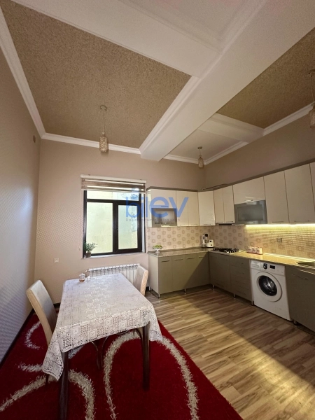 Aylıq Kirayə 6 otaqlı Bağ evi  250m², Bakı