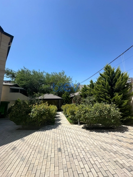 Aylıq Kirayə 6 otaqlı Bağ evi  250m², Bakı