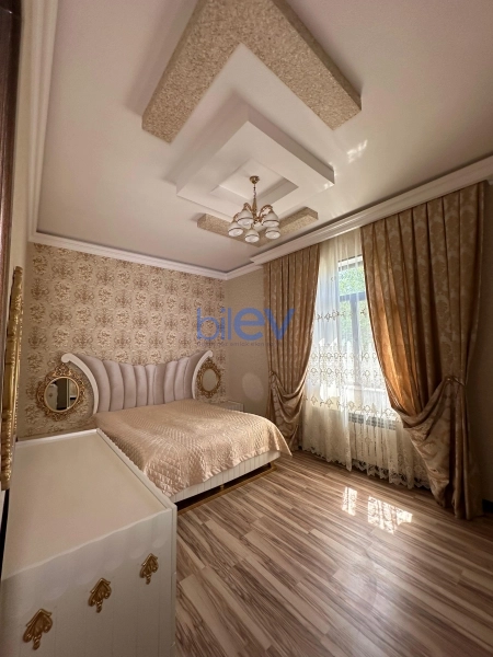 Aylıq Kirayə 6 otaqlı Bağ evi  250m², Bakı