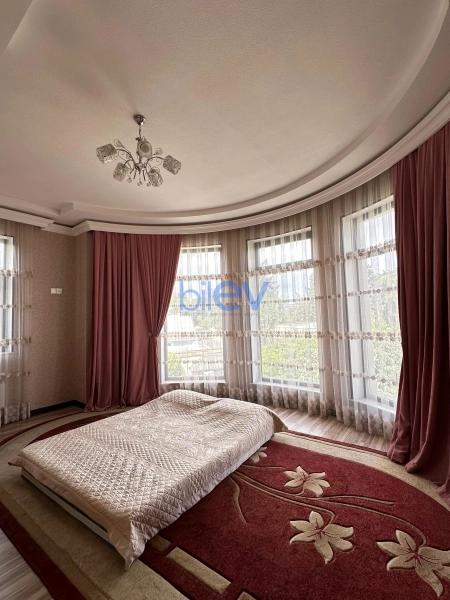 Aylıq Kirayə 6 otaqlı Bağ evi  250m², Bakı