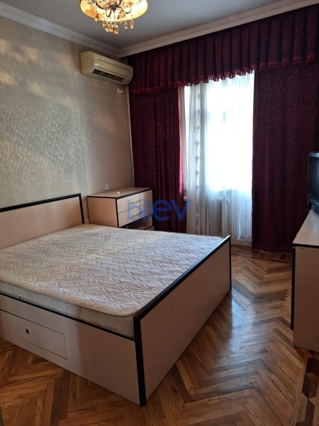 Aylıq Kirayə 3 otaqlı Yeni Tikili bina evi  80m², Bakı