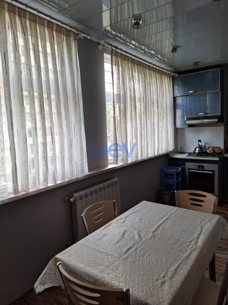 Aylıq Kirayə 3 otaqlı Yeni Tikili bina evi  80m², Bakı