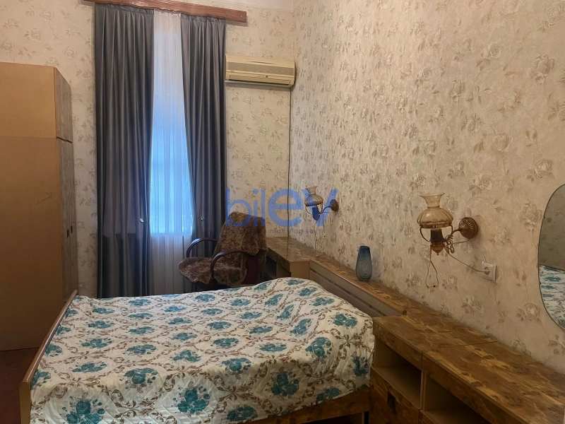 Aylıq Kirayə 3 otaqlı Köhnə Tikili bina evi  100m², Bakı