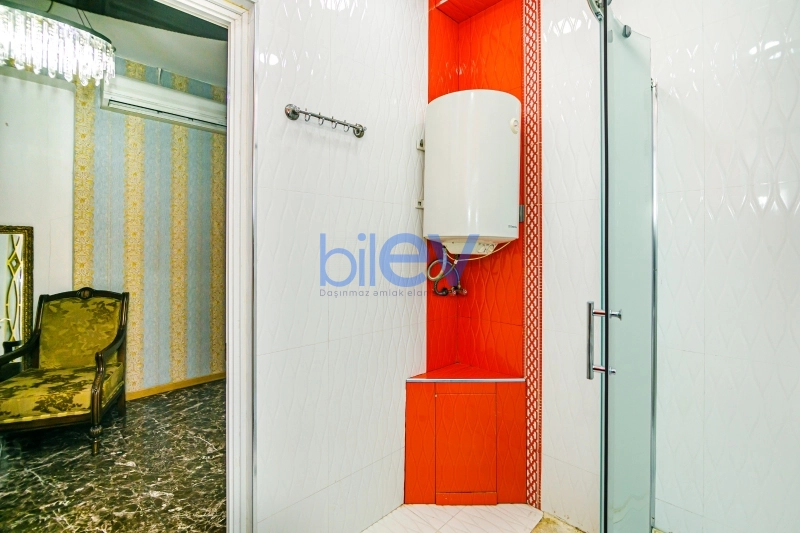 Aylıq Kirayə 4 otaqlı Köhnə Tikili bina evi  170m², Bakı