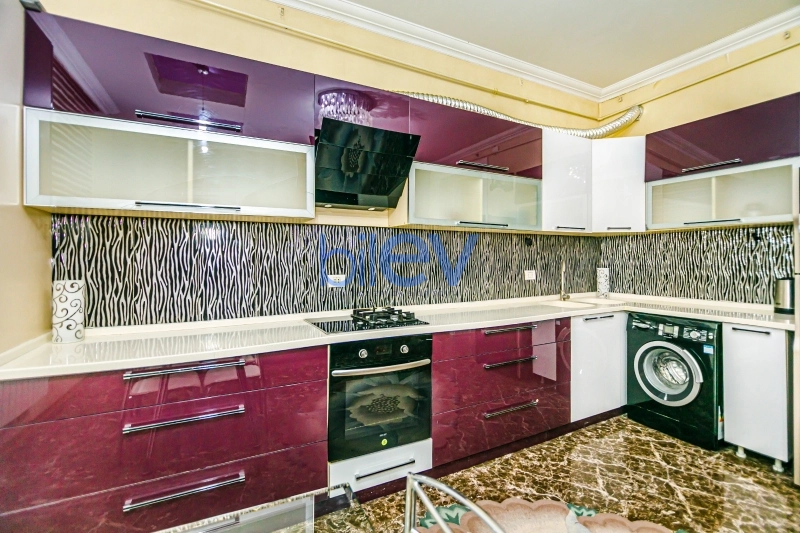 Aylıq Kirayə 4 otaqlı Köhnə Tikili bina evi  170m², Bakı