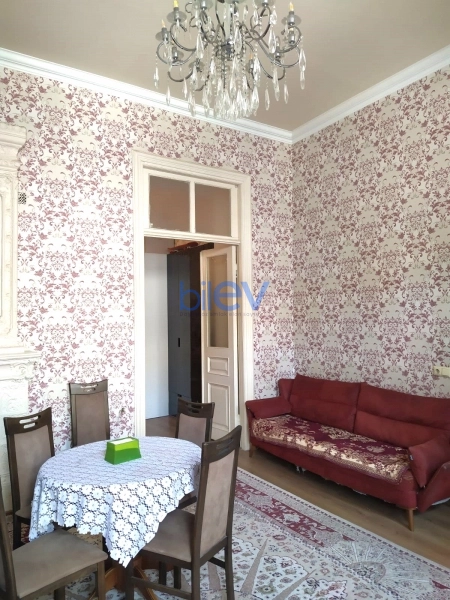 Aylıq Kirayə 2 otaqlı Köhnə Tikili bina evi  60m², Bakı