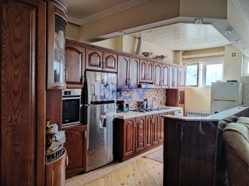 Satış 4 otaqlı Həyət evi  180m², Bakı
