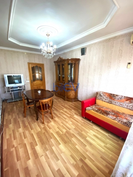 Aylıq Kirayə 3 otaqlı Köhnə Tikili bina evi  100m², Bakı