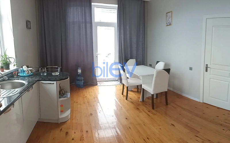 Satış 5 otaqlı Həyət evi  200m², Bakı
