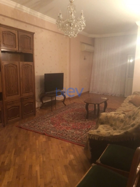 Aylıq Kirayə 3 otaqlı Yeni Tikili bina evi  92m², Bakı