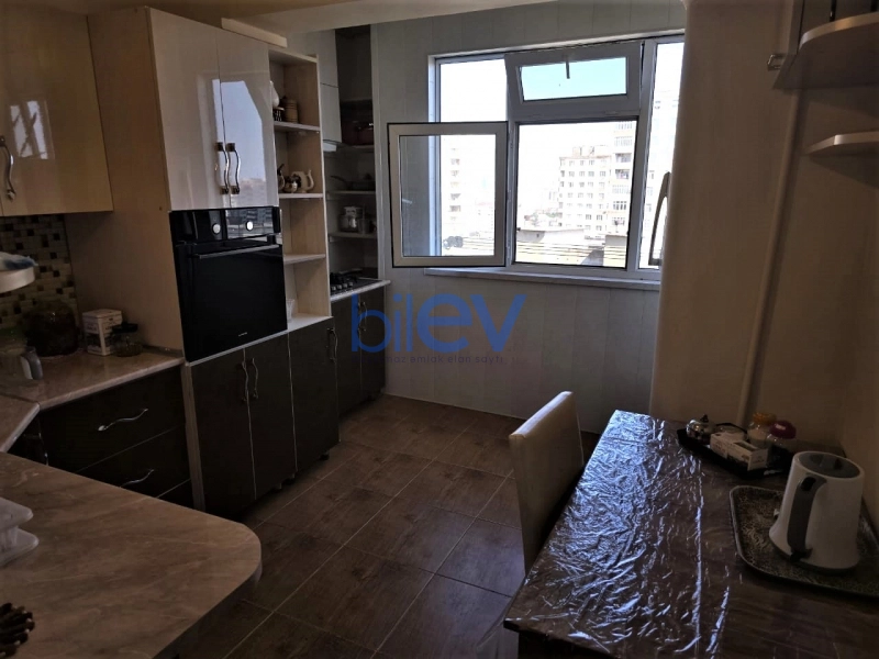 Aylıq Kirayə 3 otaqlı Köhnə Tikili bina evi  80m², Bakı