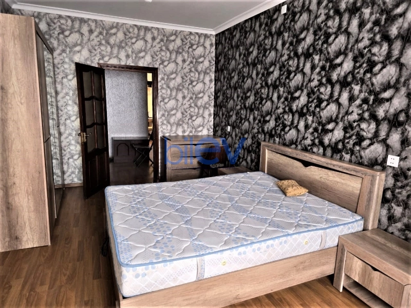 Aylıq Kirayə 3 otaqlı Köhnə Tikili bina evi  80m², Bakı
