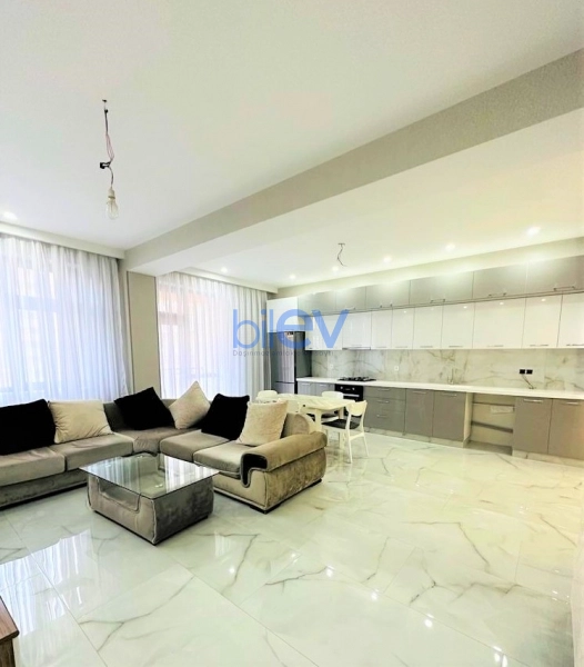 Aylıq Kirayə 3 otaqlı Yeni Tikili bina evi  130m², Bakı