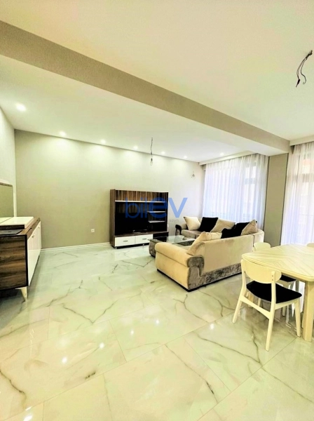 Aylıq Kirayə 3 otaqlı Yeni Tikili bina evi  130m², Bakı