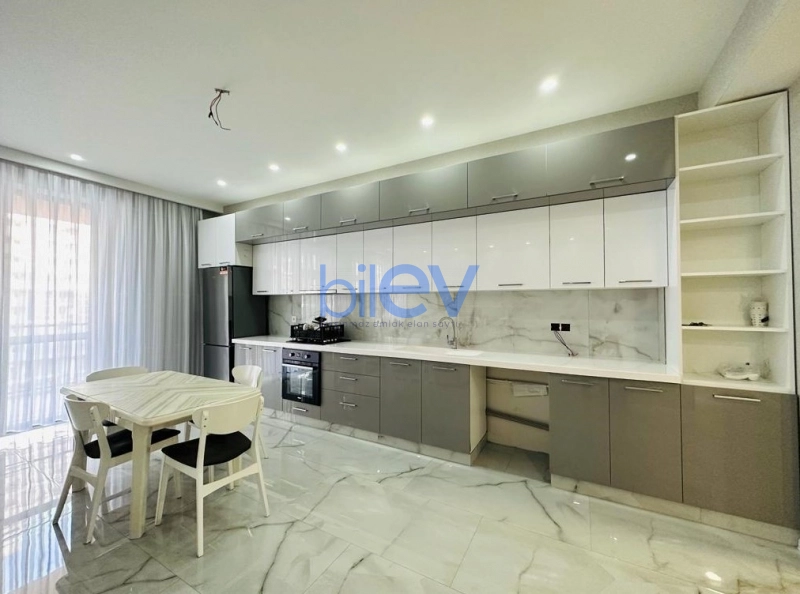 Aylıq Kirayə 3 otaqlı Yeni Tikili bina evi  130m², Bakı
