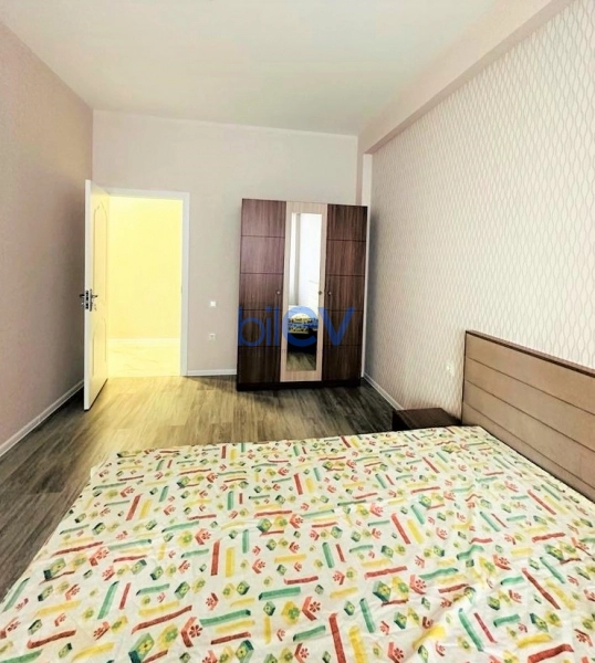 Aylıq Kirayə 3 otaqlı Yeni Tikili bina evi  130m², Bakı