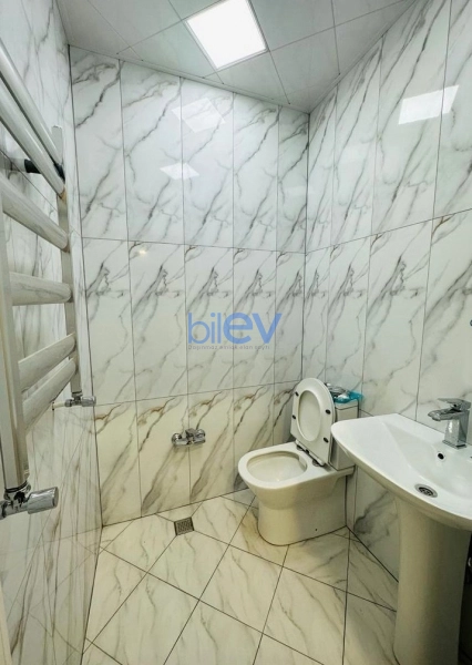 Aylıq Kirayə 3 otaqlı Yeni Tikili bina evi  130m², Bakı