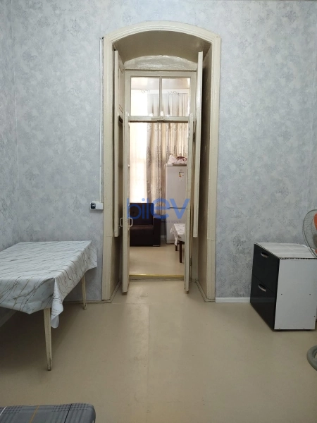 Aylıq Kirayə 3 otaqlı Köhnə Tikili bina evi  70m², Bakı